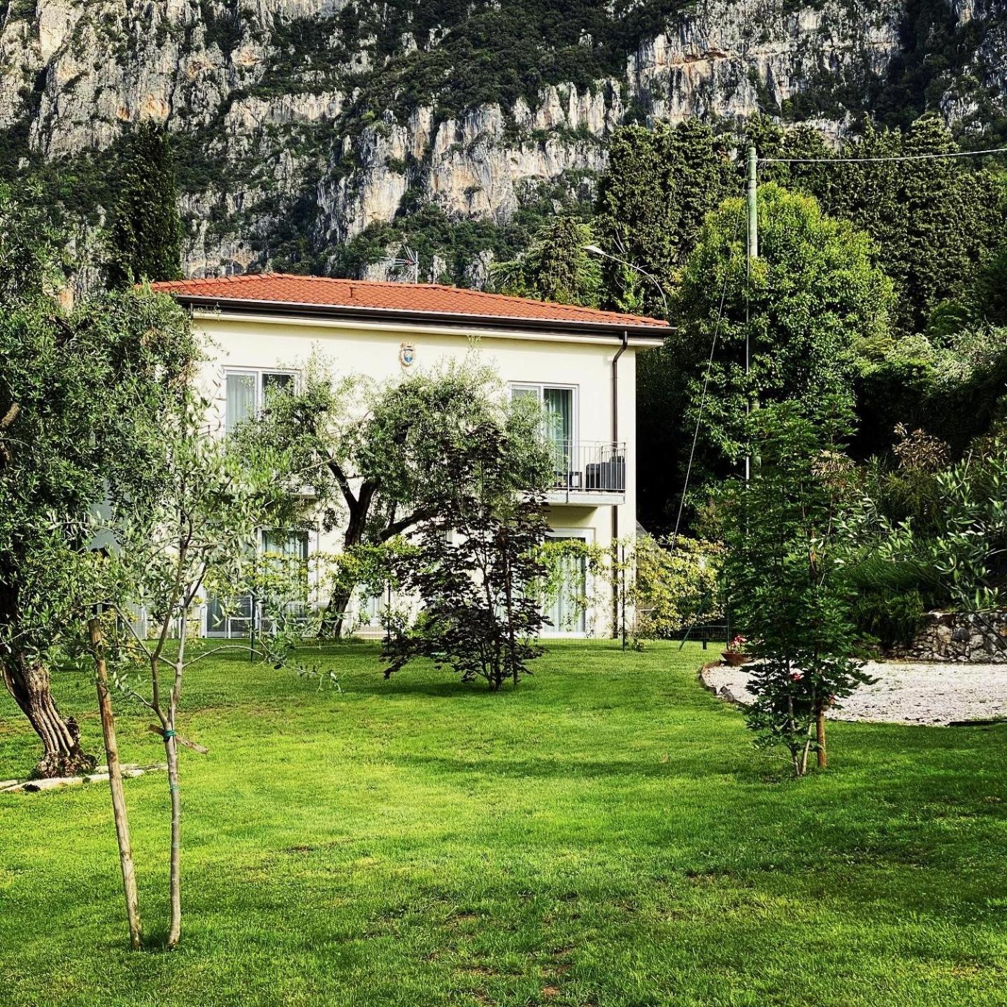 Appartamenti Villa Andrea Γκάρντα Εξωτερικό φωτογραφία